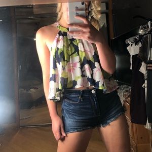 Flowwy floral top!! Perfect for the beach!